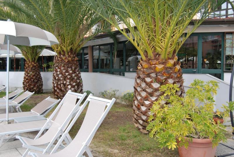 River Park Hotel อาเมเกลีย ภายนอก รูปภาพ