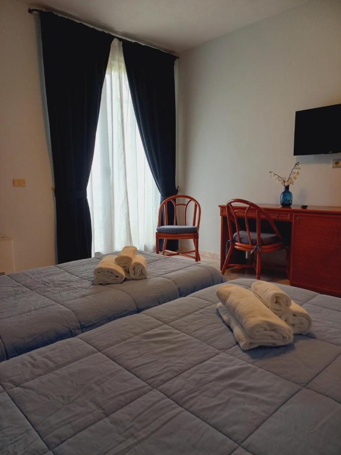 River Park Hotel อาเมเกลีย ภายนอก รูปภาพ